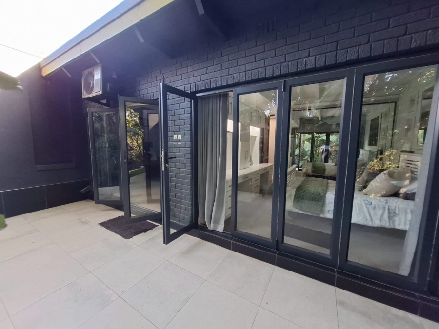 5 Bedroom Property for Sale in Protea Park North West